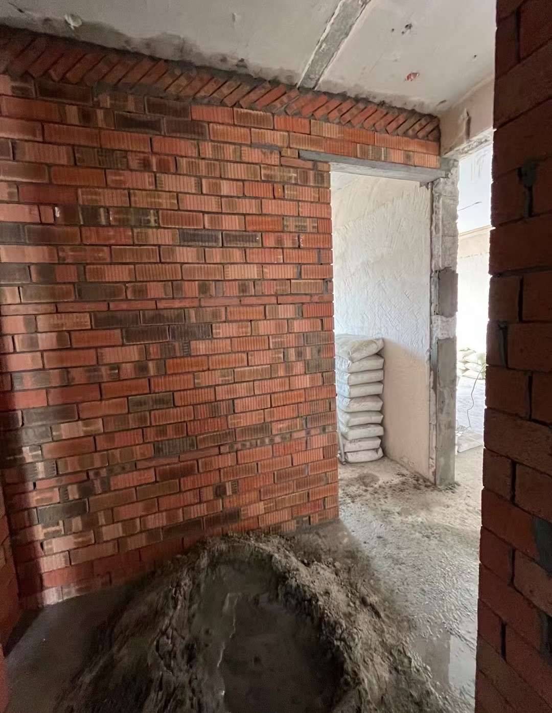 武汉装修大橙子 的想法: 武汉135平新房砌墙施工现场,拆除完工