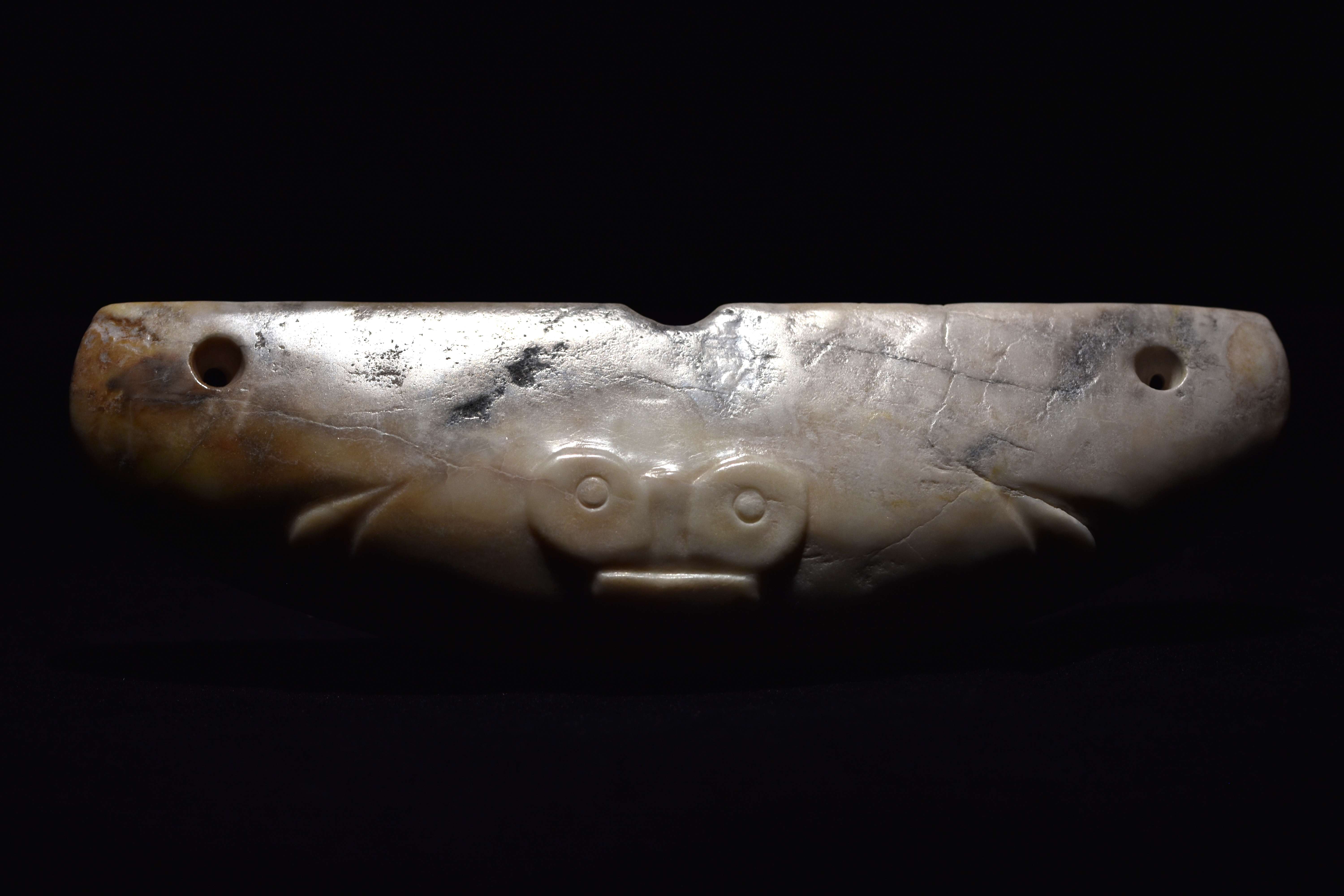 玉痴王红旗 的想法: 龙山文化兽面纹玉璜, 长14.8cm,宽4.5cm… - 知乎