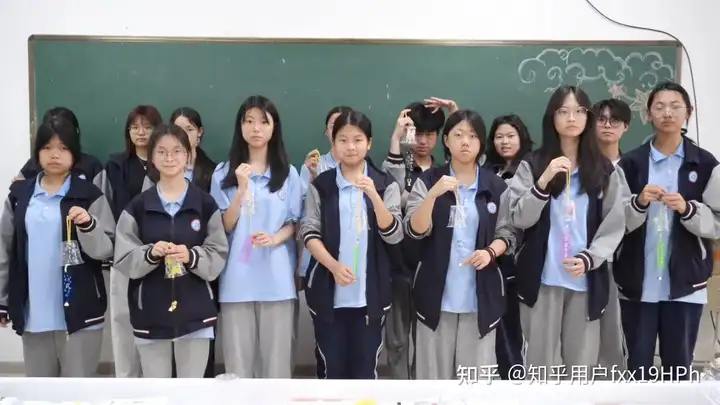浙江省广播电视中等专业学校塘栖校区组织开展手绘风铃活动(图5)