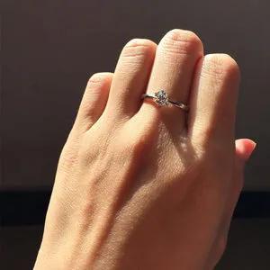 戒指的戴法和意义 女生戴戒指左右手区别