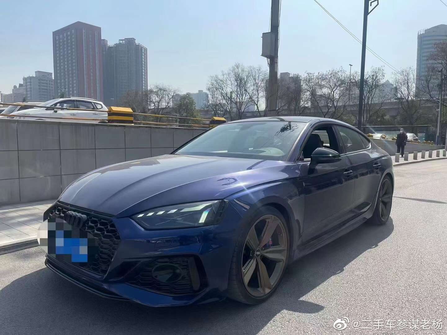 二手车参谋老杨 的想法: 2021年奥迪rs5 大满配(选配25万多)1700