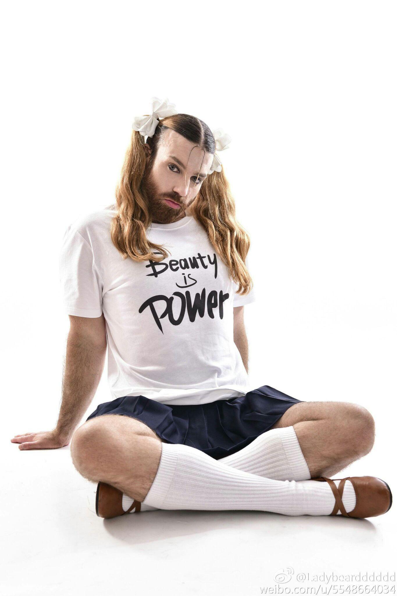 肌肉男如何穿女装