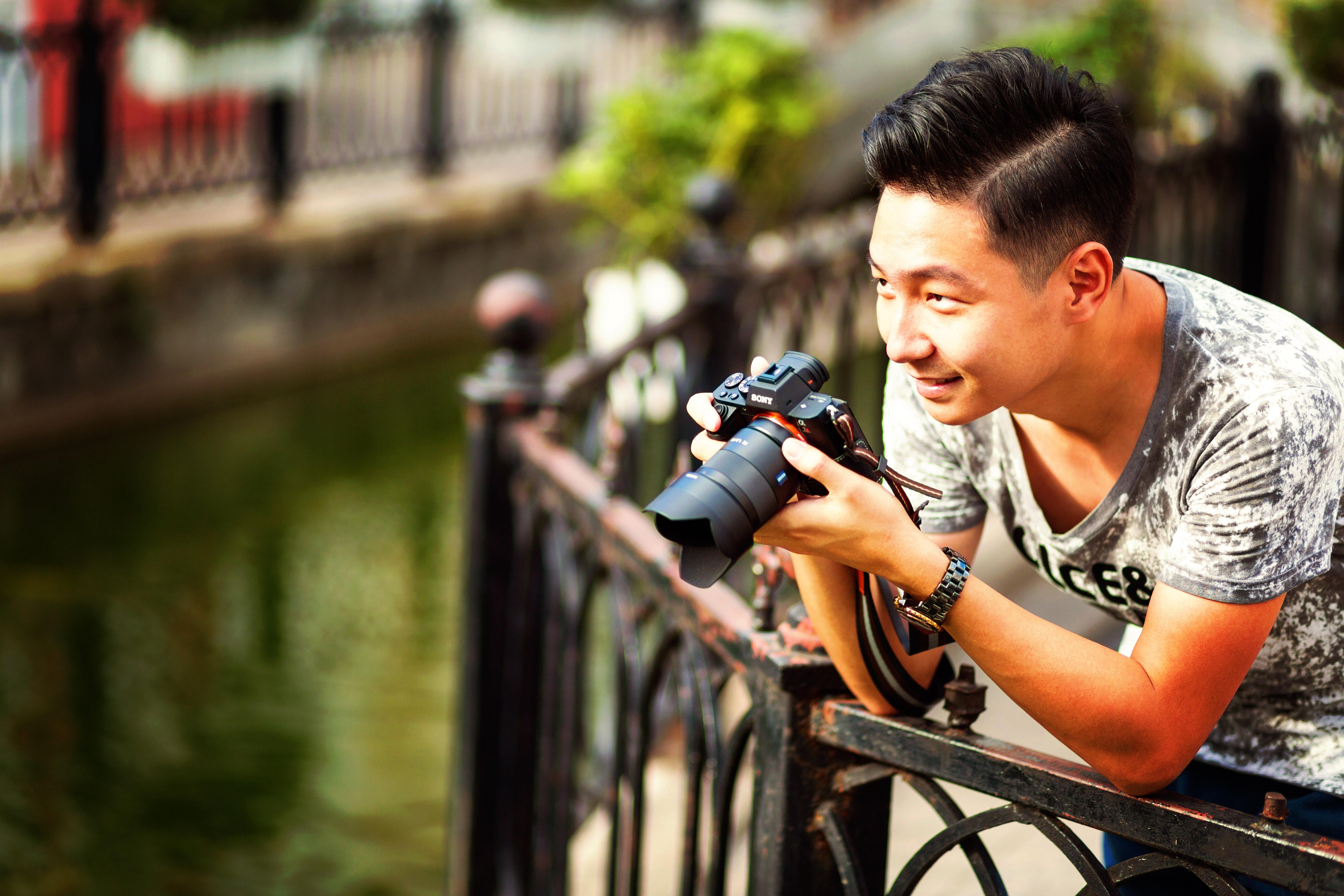 以拍摄人物为主体的人像摄影师需具备哪些专业能力上的条件与资格