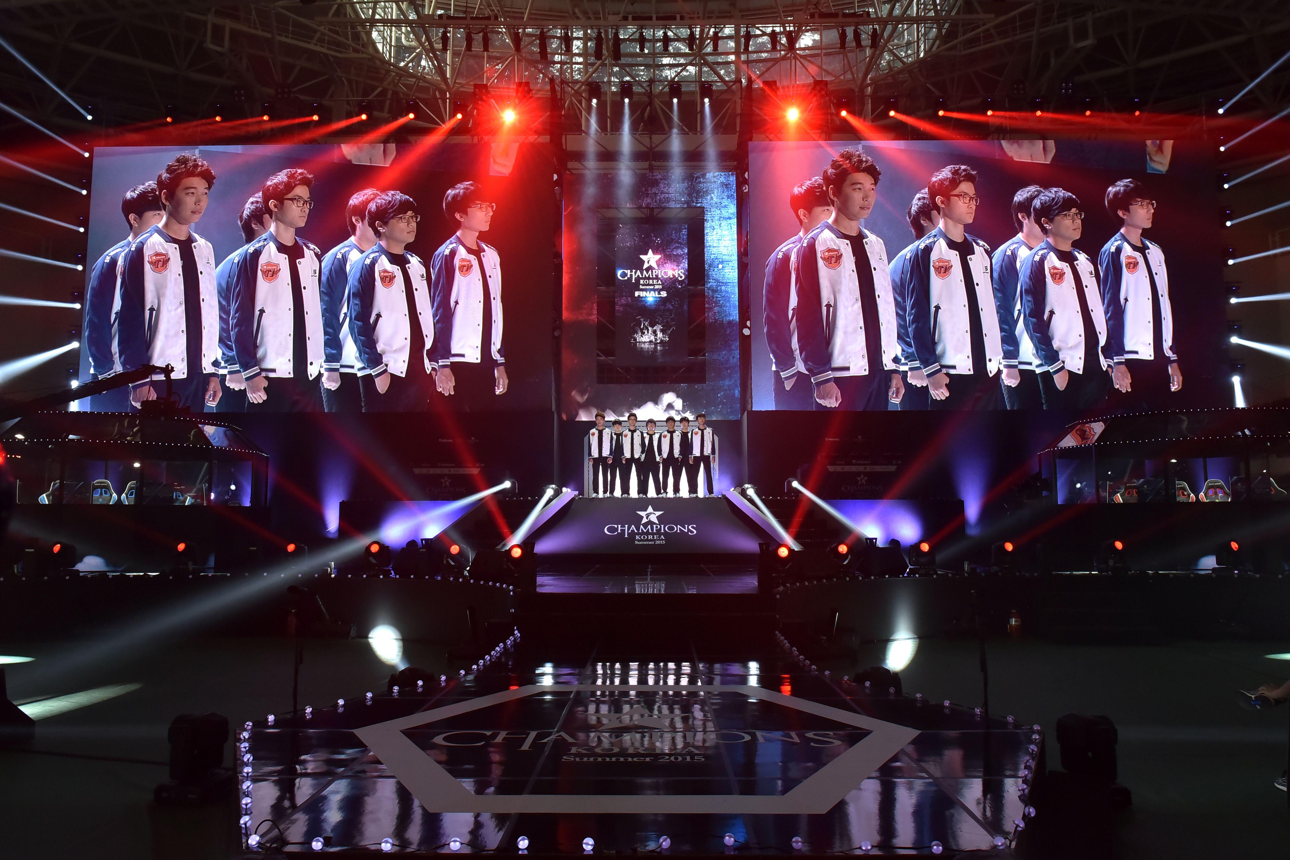 如何看待skt的s5冠军皮肤以及英雄? - 知乎