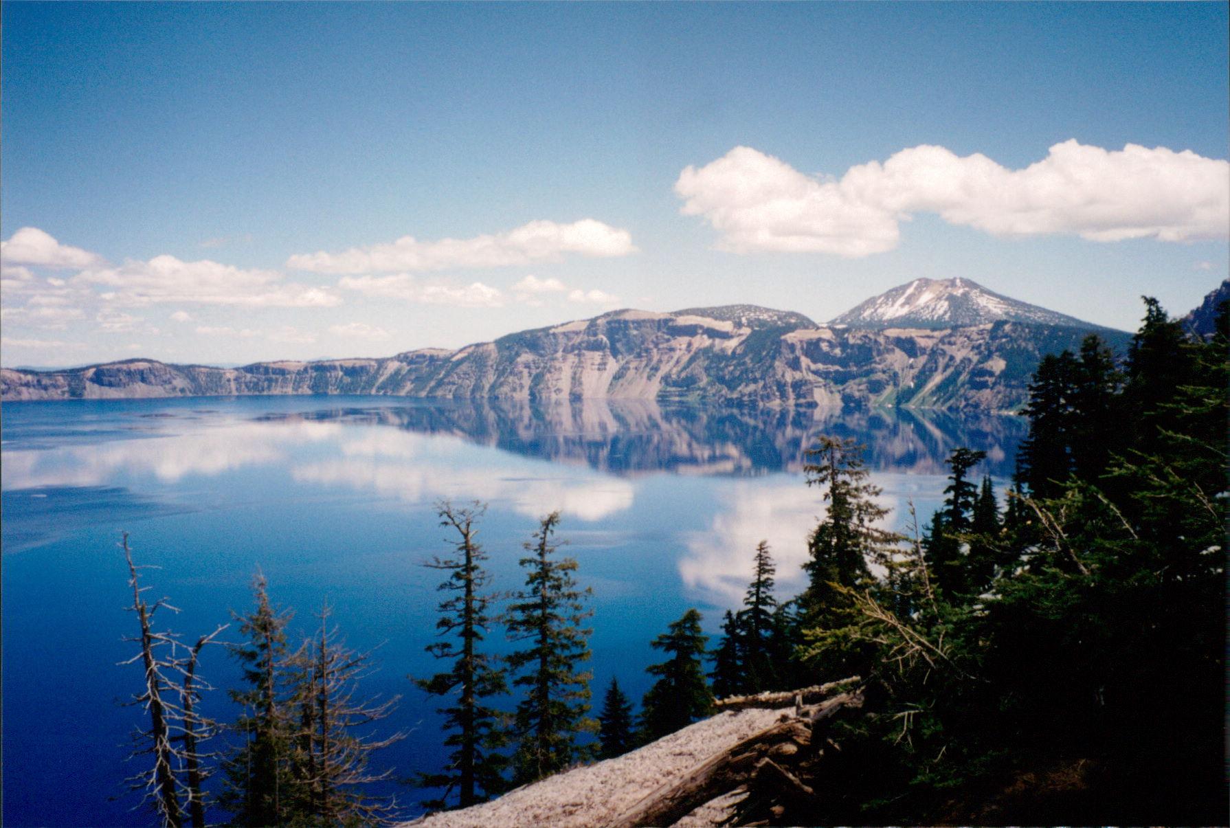 有哪些绝美的山顶湖泊及成因