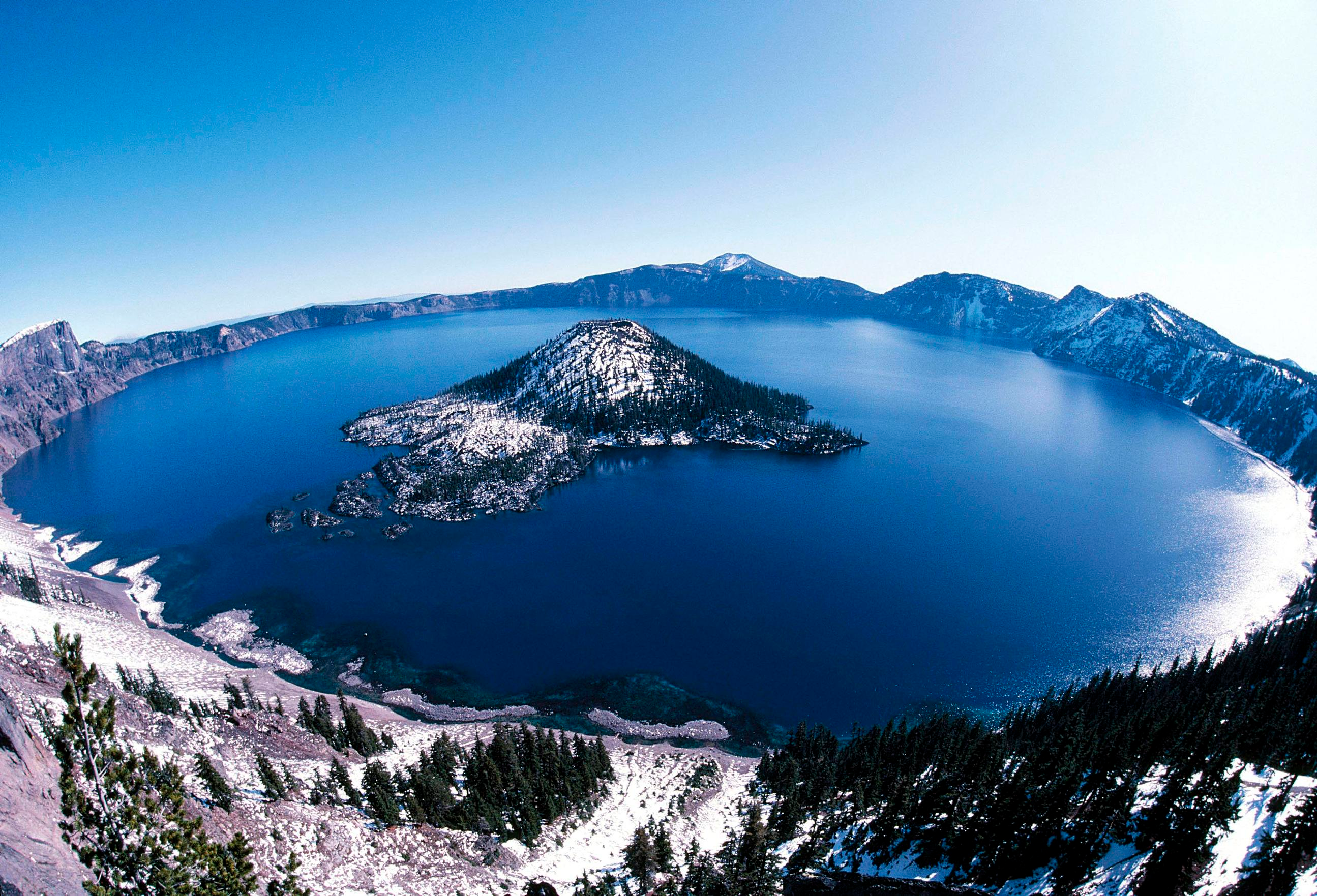 有哪些绝美的山顶湖泊及成因? - 知乎