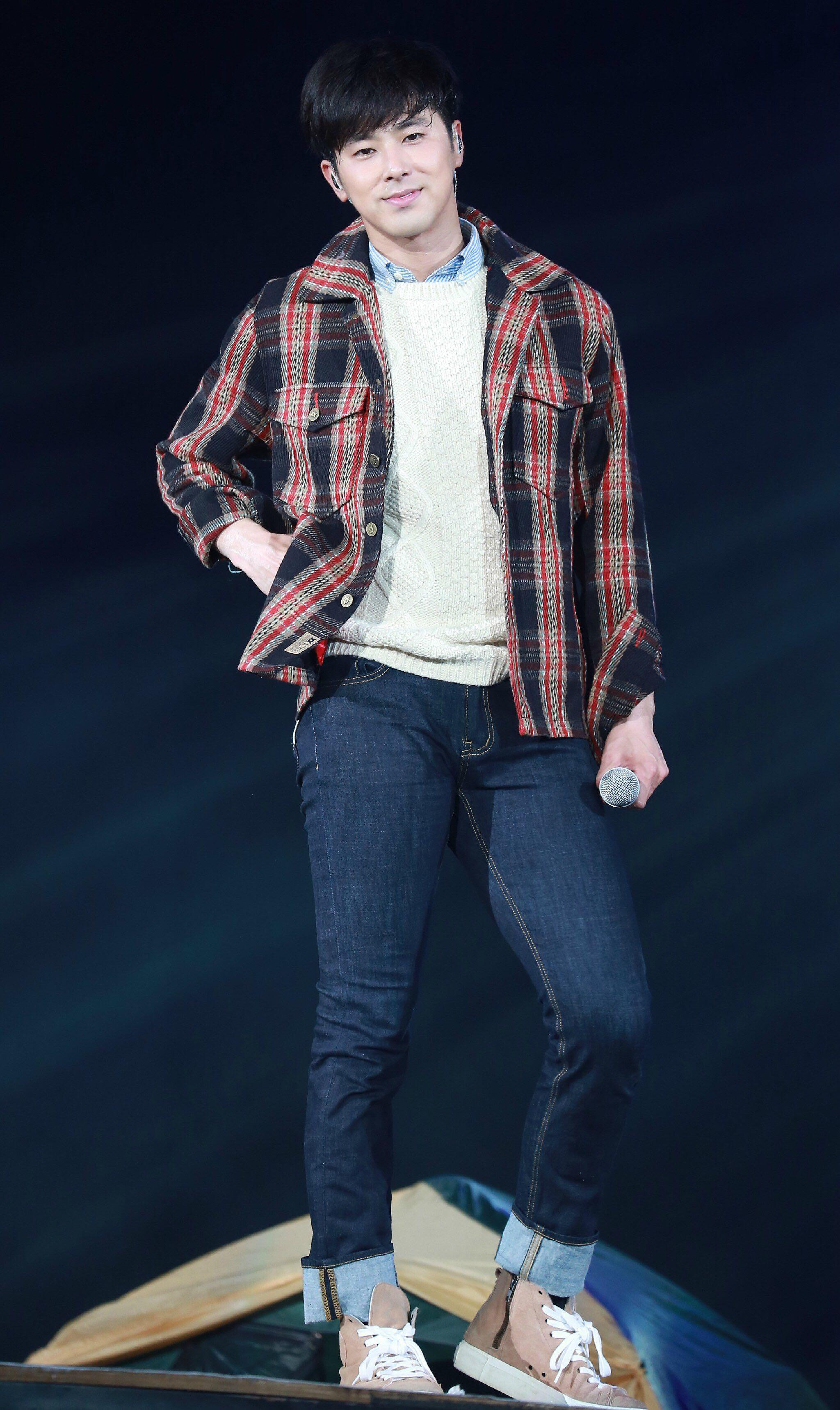 郑允浩2008年和现在有什么变化? - 知乎