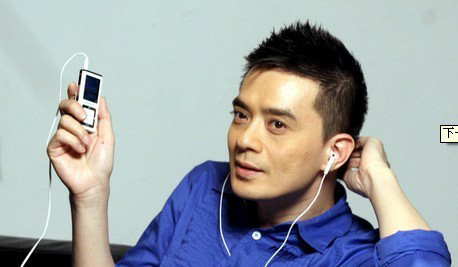 黄耀明手掌真的有痣吗