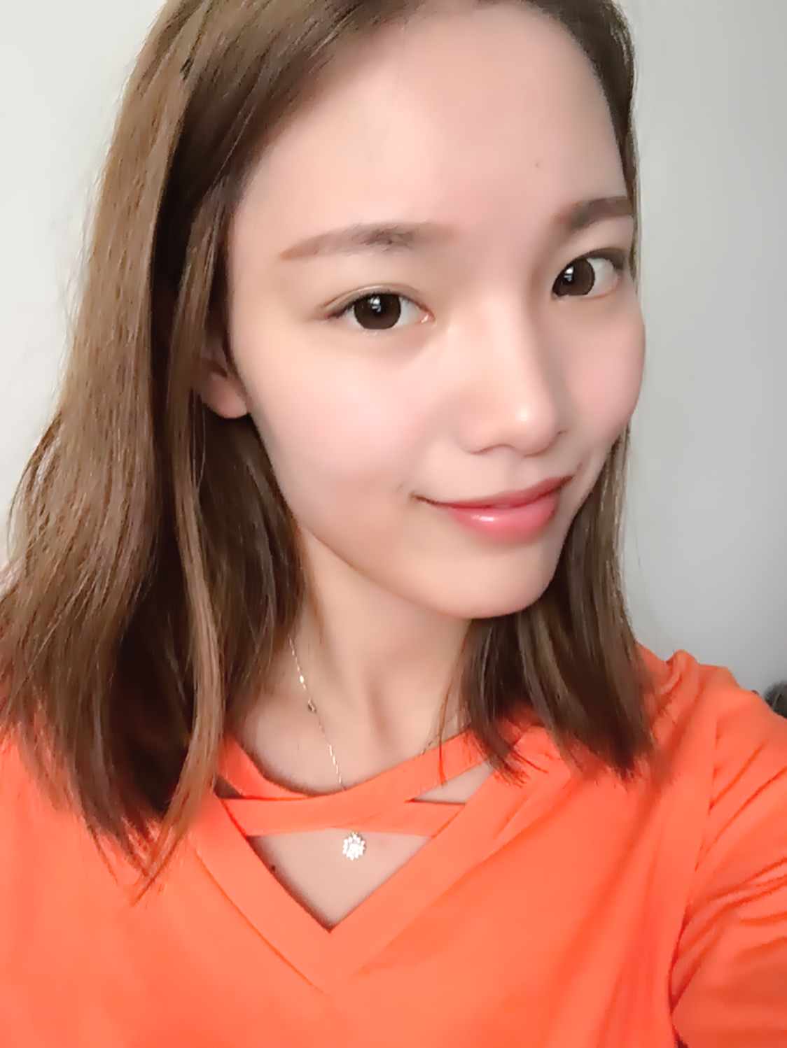 脸长额头大的女生适合什么发型