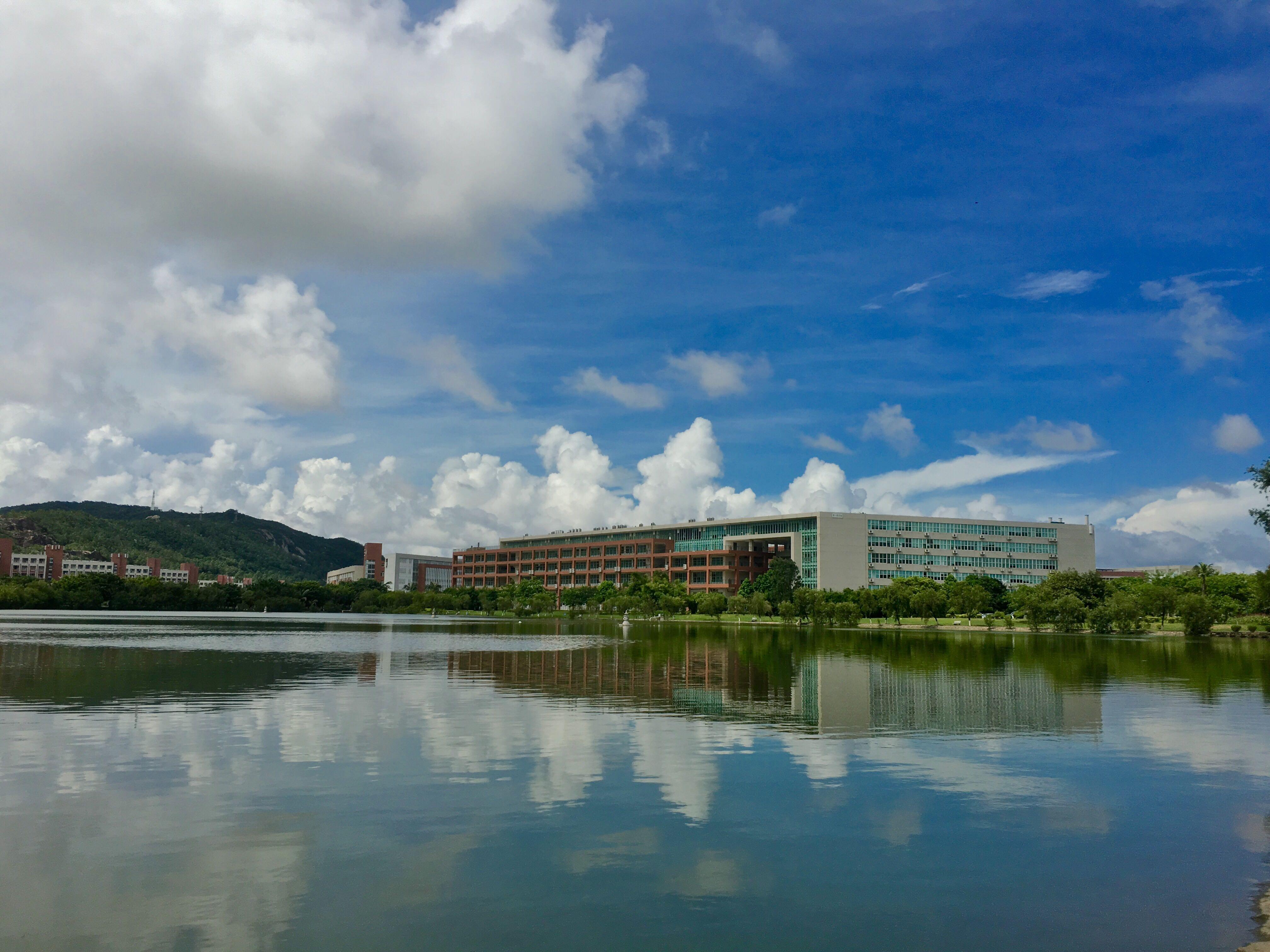 在吉林大学珠海学院上学是一种怎样的体验?