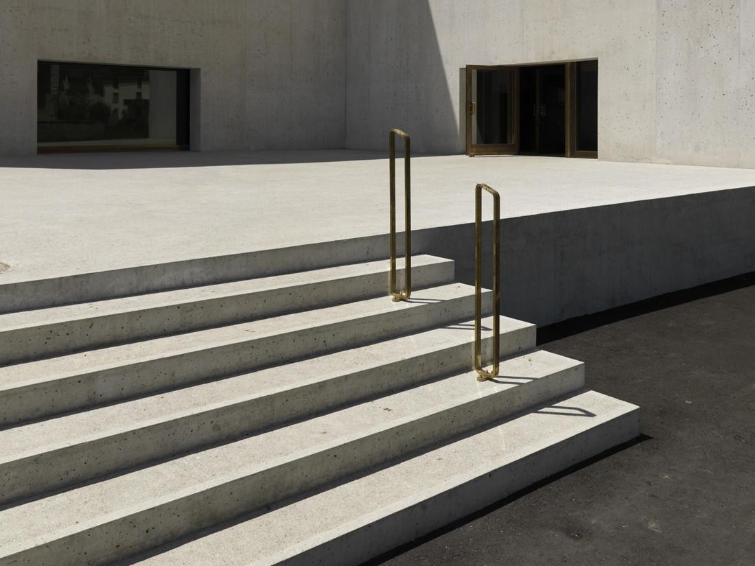 有哪些优秀的室外台阶设计? - 知乎