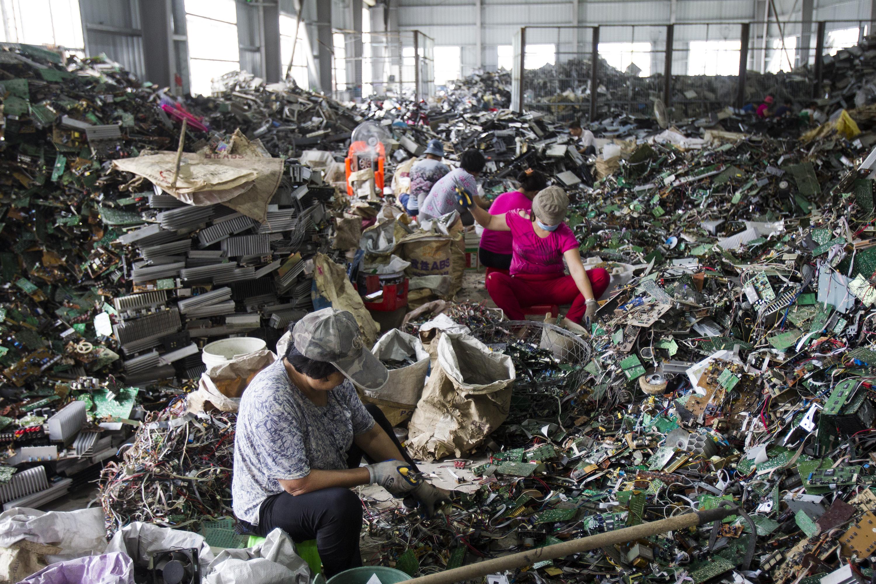 电子垃圾危害有多大?对电子垃圾废物再利用有什么环保的方法? - 知乎