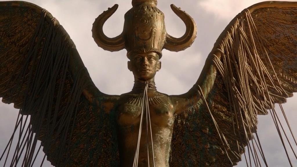 权力的游戏第六季中多次出现小恶魔灰虫子missandei在金字塔内喝酒讲