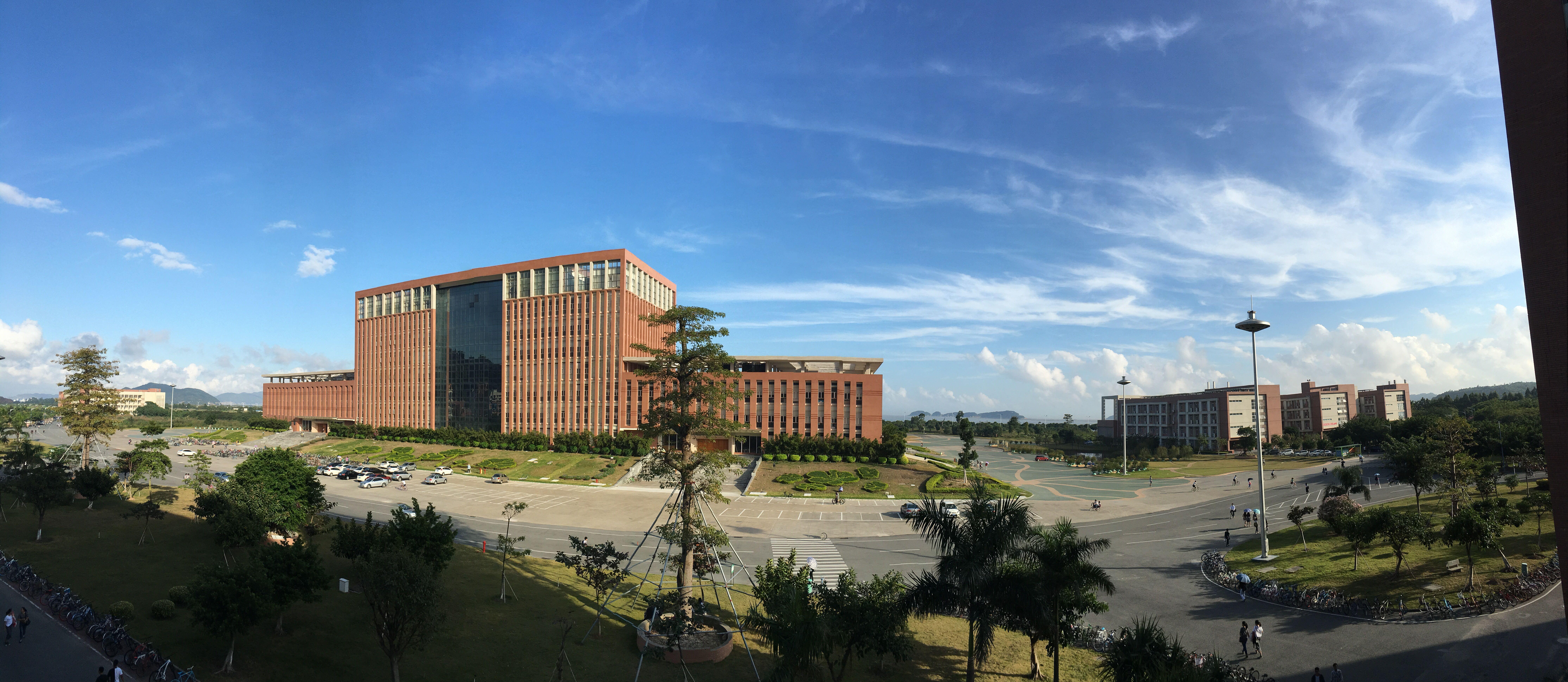 吉林大学珠海学院全景图片