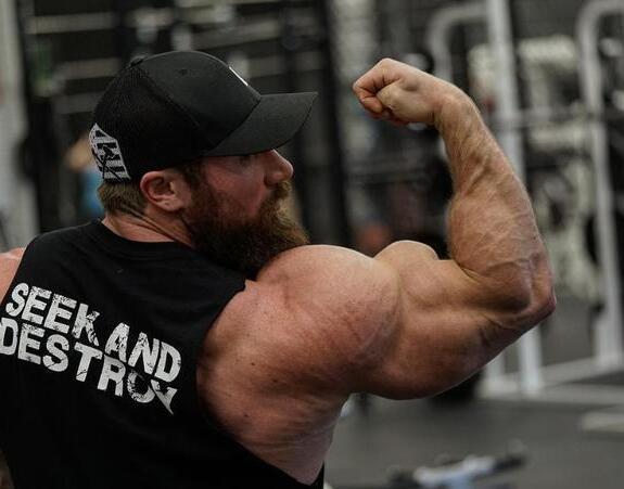 如何打造饱满肱二头肌