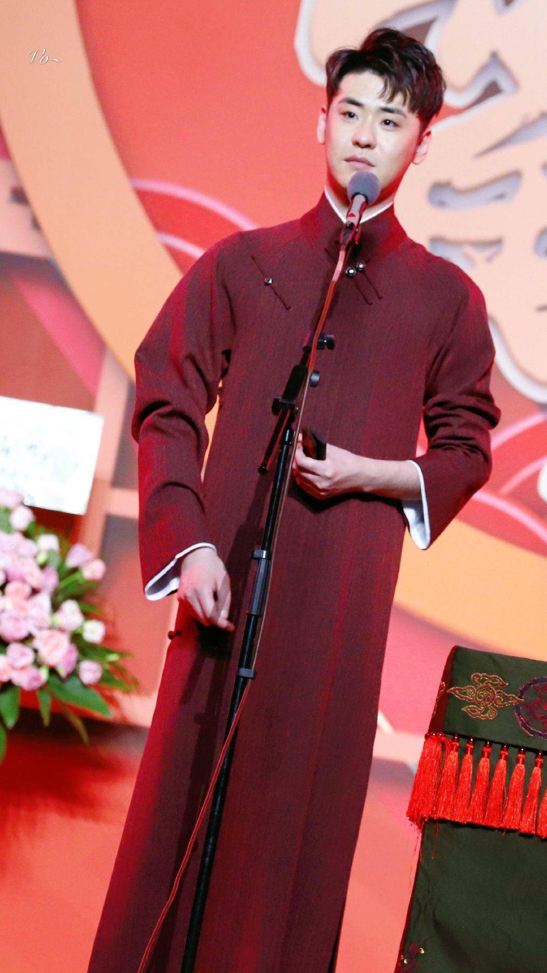 有没有张云雷杨九郎穿大褂图?