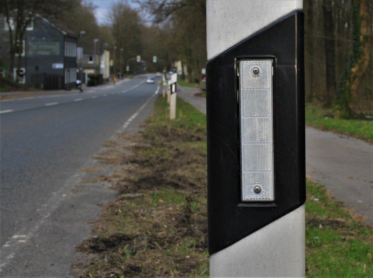 电线杆装饰方法