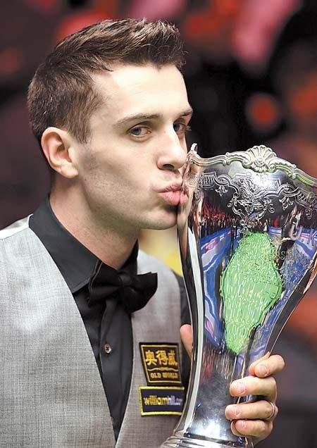 你是因为谁爱上的斯诺克保罗亨特你们还经常想起吗