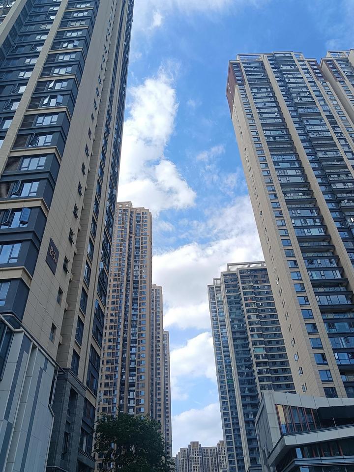 房产中介透露：今明两年买房，牢记这7个字，买旧、买大、不买三 - 知乎