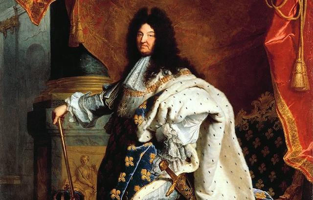 The History of the Silk Scarf