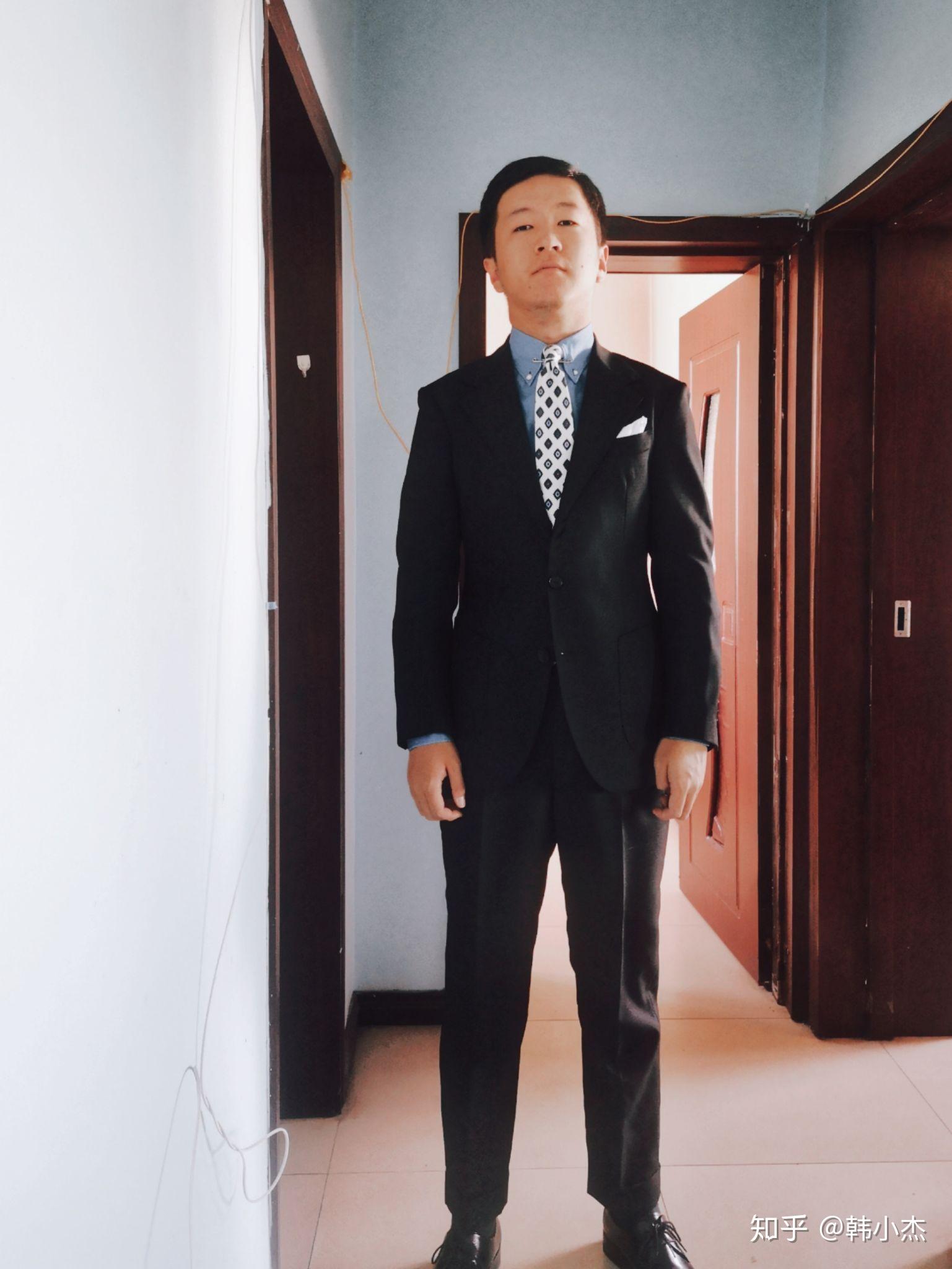 大学生穿西装是不是都是卖保险的