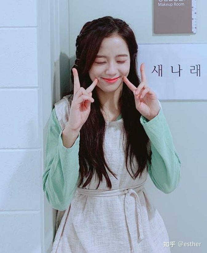 blackpink每位成员的标志性拍照姿势都是什么