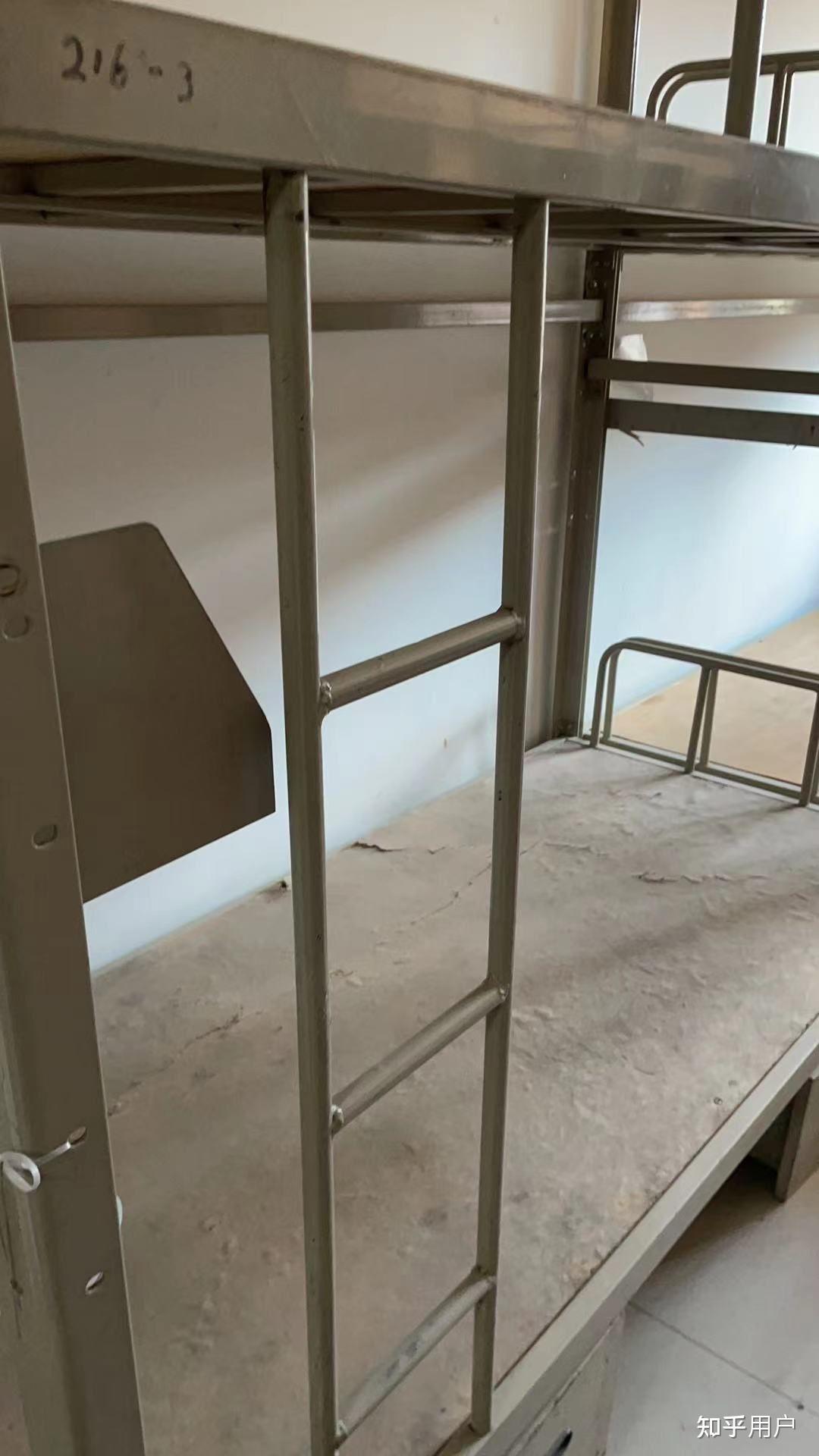 北京十中高中部宿舍什么样子? - 知乎