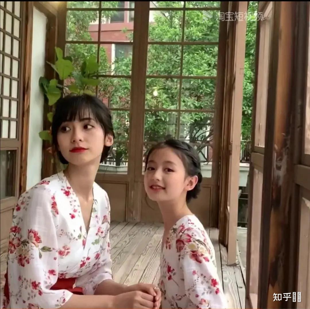 如何评价裴佳欣和刘楚恬的颜值? - 知乎