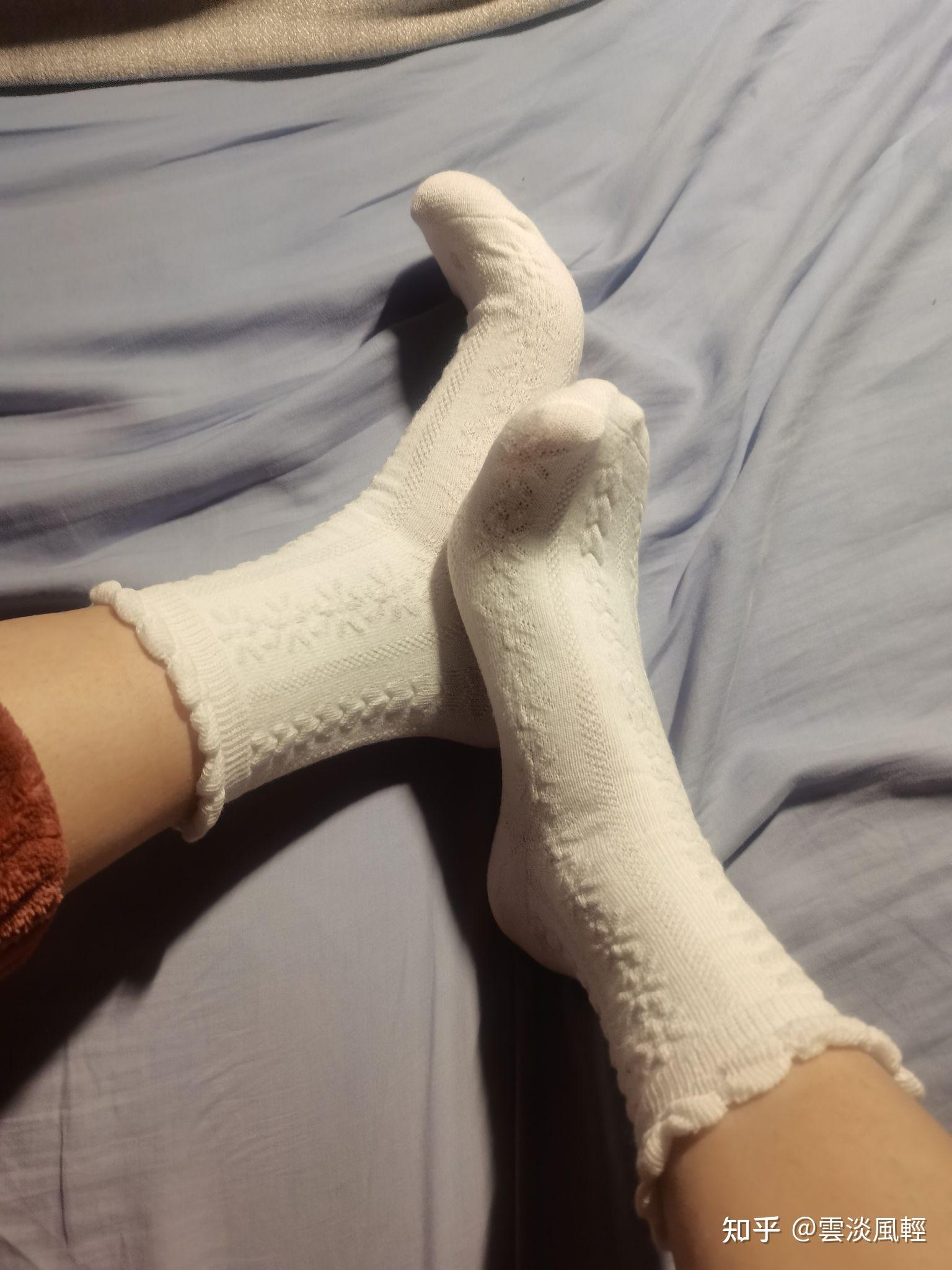 女生睡觉喜欢穿袜子吗