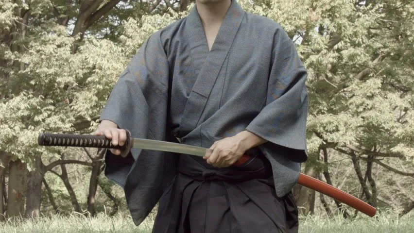 鬼灭之刃中鬼杀队是怎么佩戴日轮刀的