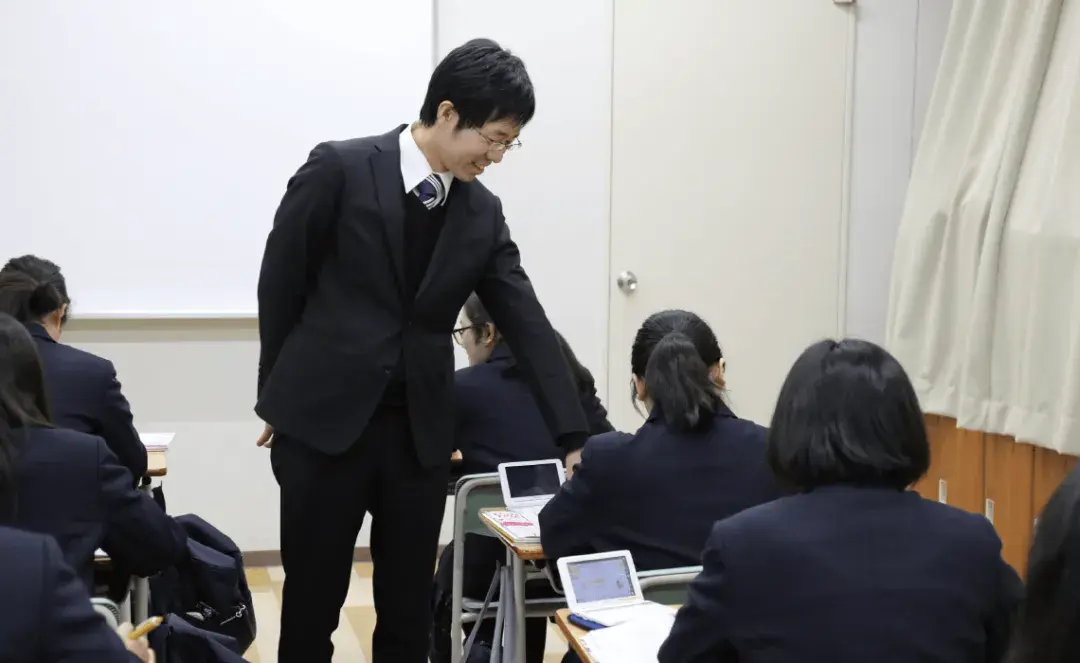 请输入图片描述 请输入图片描述