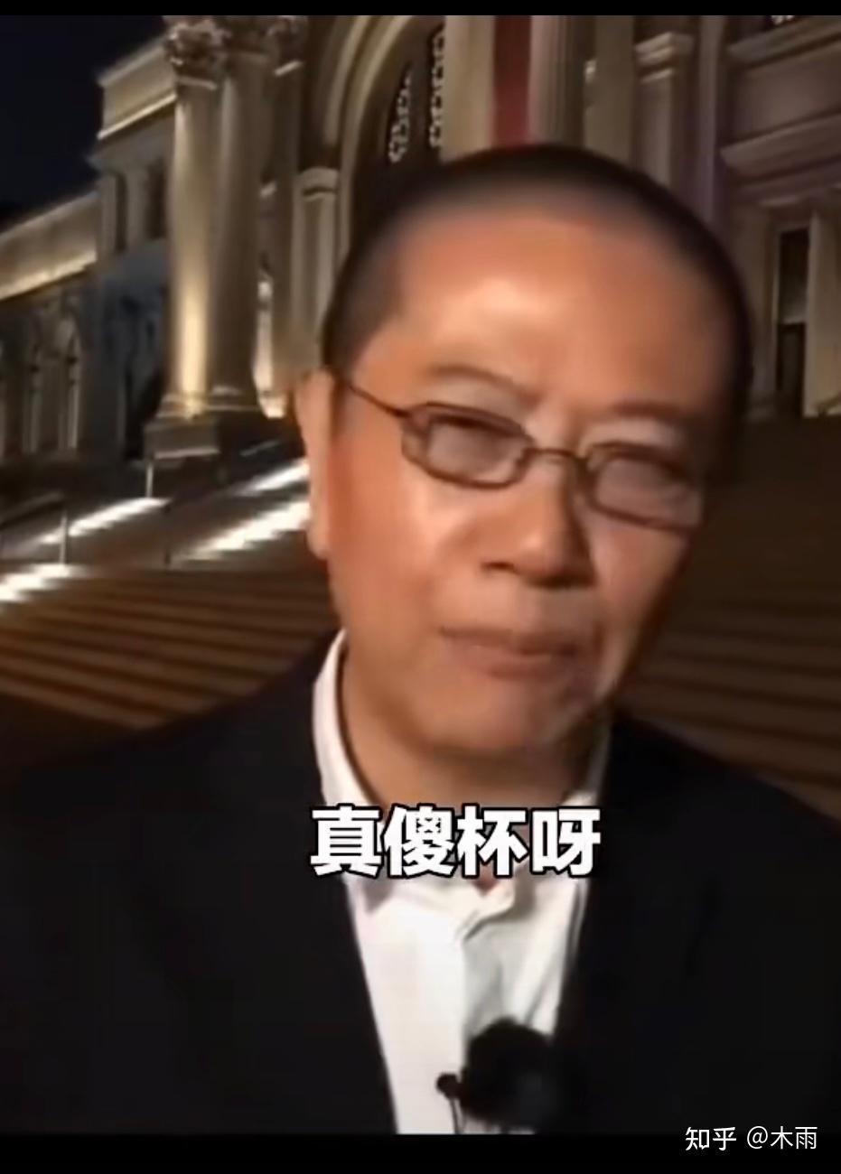 张艺谋已经 73 岁了,在导演界也是天花板级别的存在,他已经功成名就了