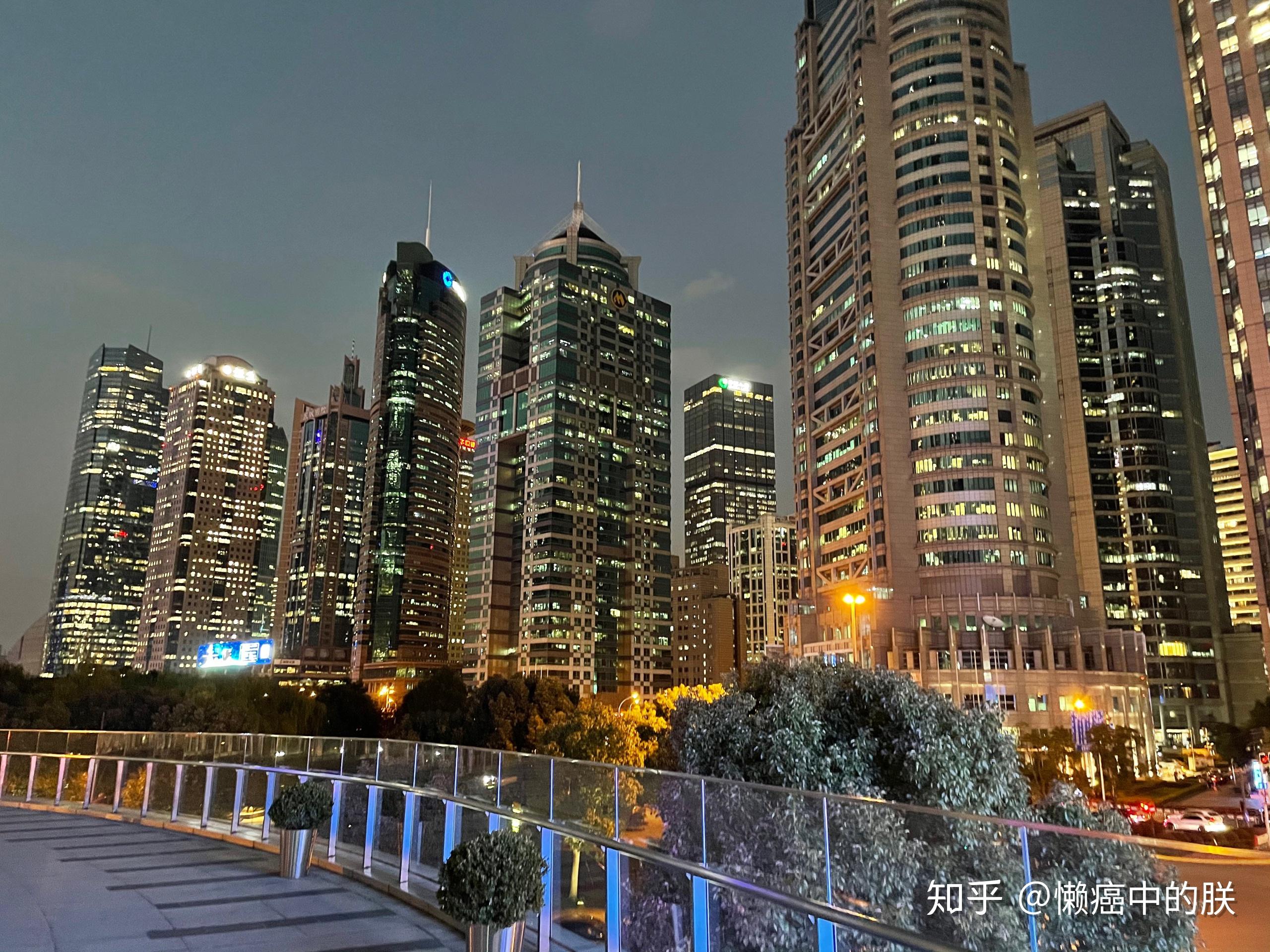 中国什么时候才有城市达到东京那样规模大能见度非常高夜景很美内透好