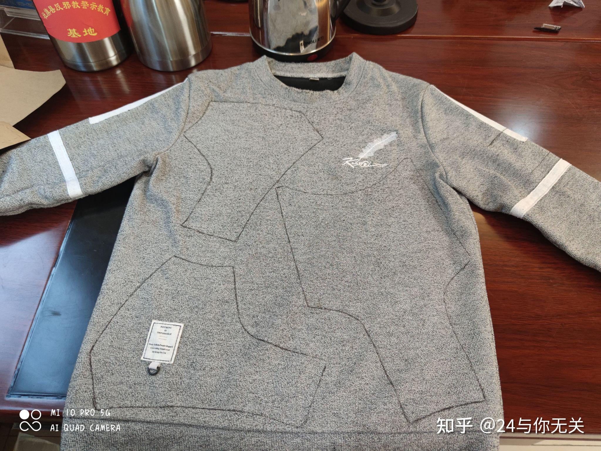 有没有腊肠犬的狗狗衣服推荐?身子长腿短,淘宝买了2件都短了,求推?