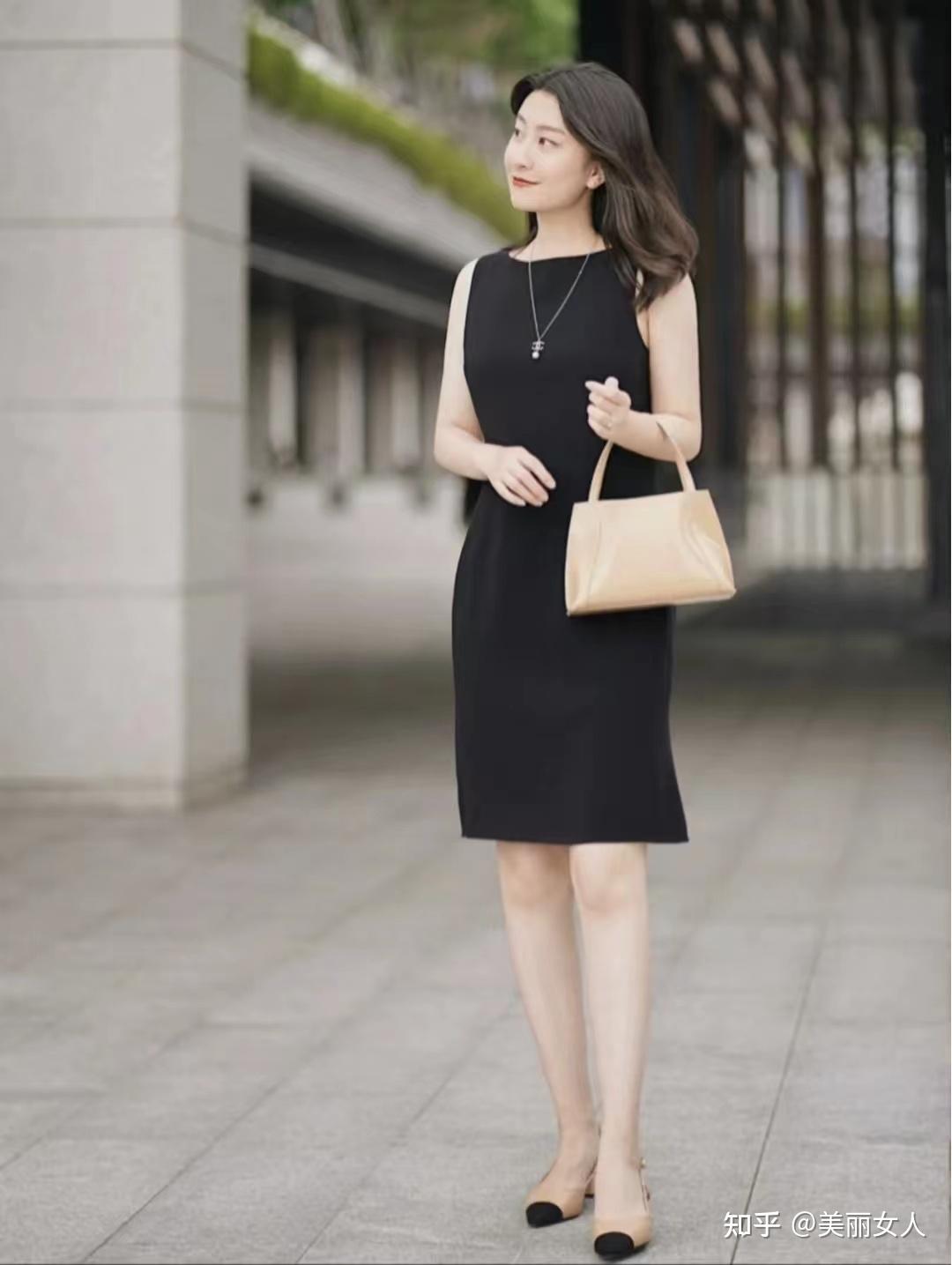 穿黑裙子搭配什么颜色鞋子好看呢