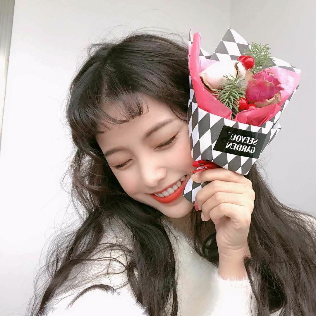 有没有那种笑的很开心的女生头像