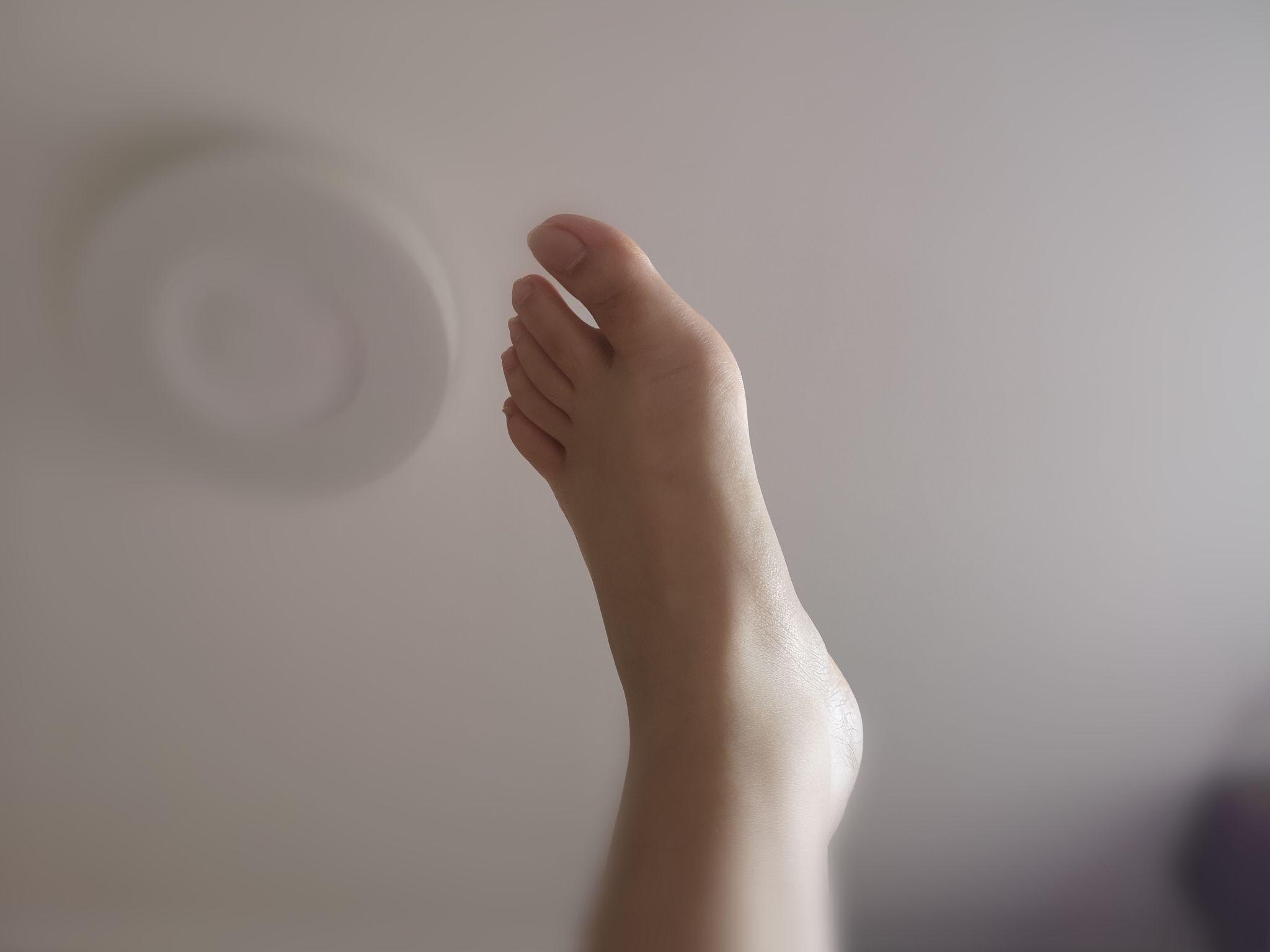 女孩子有双特别小的脚是种怎样的体验