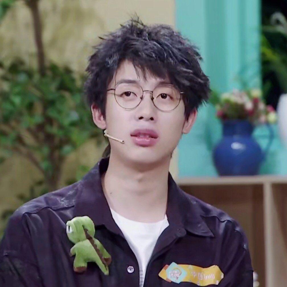 b站的up主中国boy是不是越来越帅了? - 知乎