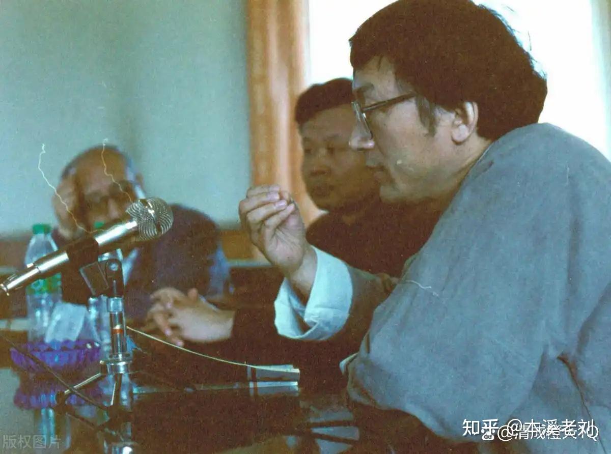 【真假难辨】「揭秘」张宝胜的特异功能“穿墙术”是真还是假？ - 知乎