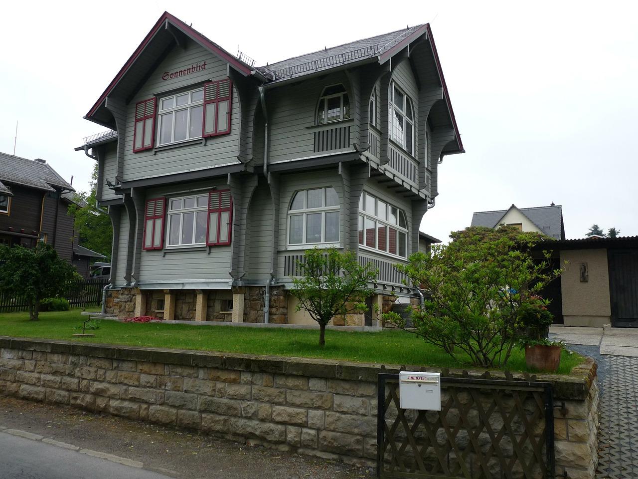 院落春秋体现了什么情感