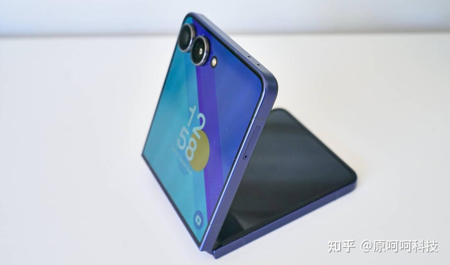 直降500元｜三星 Z Flip 7 全面评测：外屏变大了，但升级到底大不大？值得买吗？