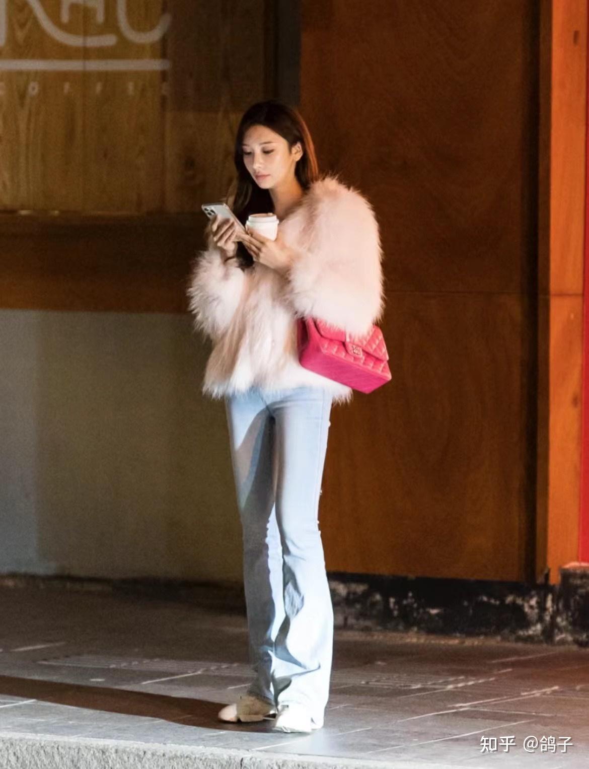 看街拍 识包包:11组Chanel香奈儿爆款包-CF穿搭示范