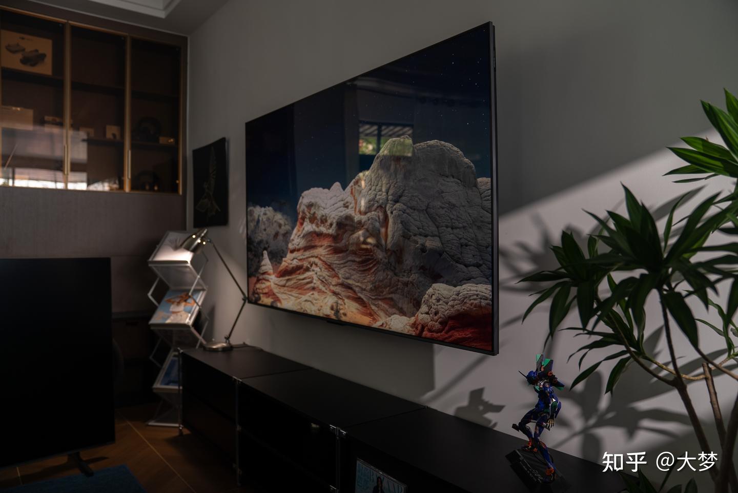 买电视选RGB还是SQD?试完海信RGB-Mini LED爆款王E5S Pro,我改变主意了