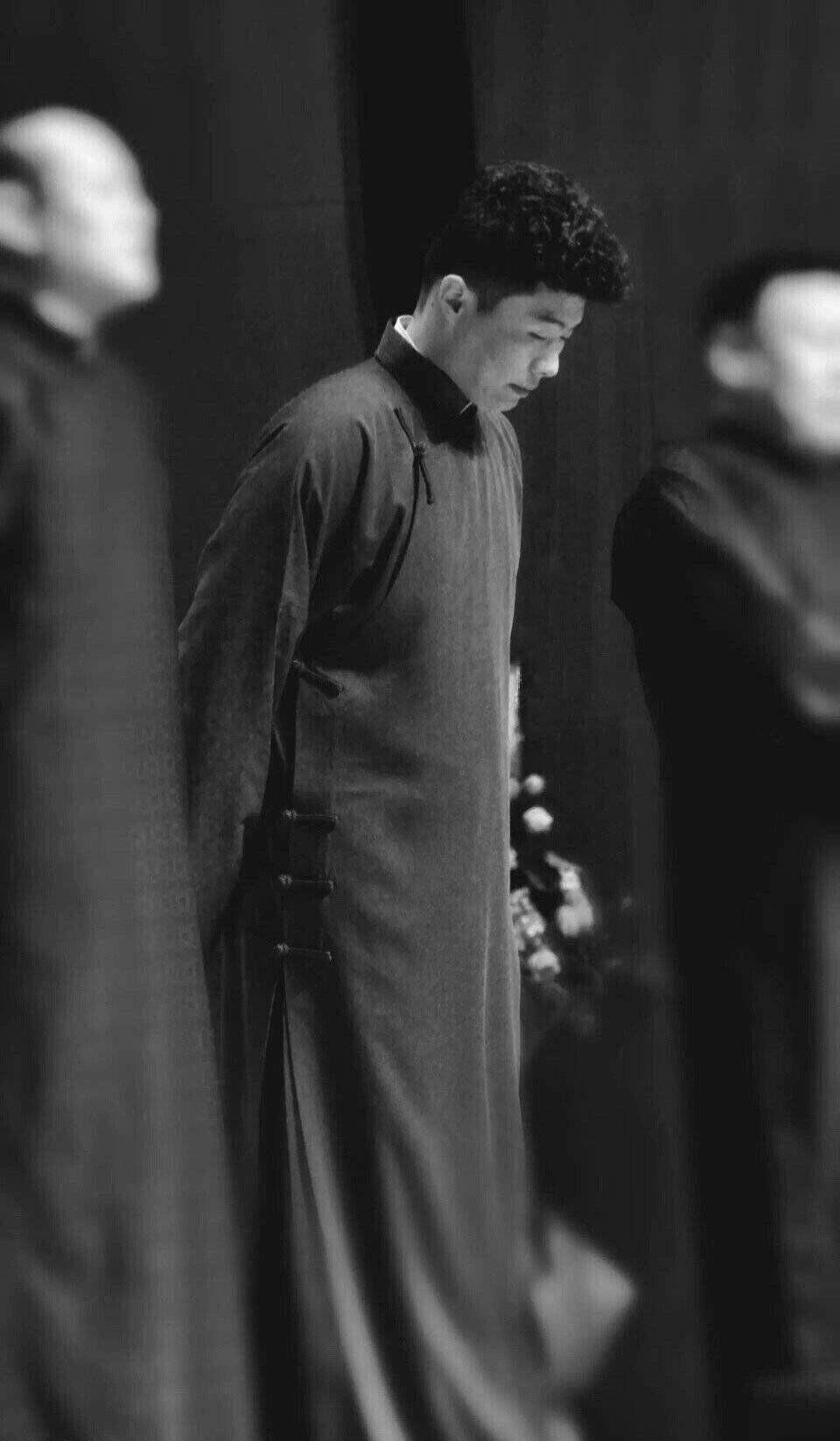 有没有德云社成员很霸气的黑白图片? - 知乎