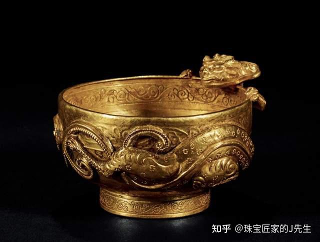 如何区分忍冬纹、卷草纹、缠枝纹、茛苕纹?大多数人都叫错了- 知乎 如何区分忍冬纹、卷草纹、缠枝纹、茛苕纹?大多数人都叫错了- 知乎