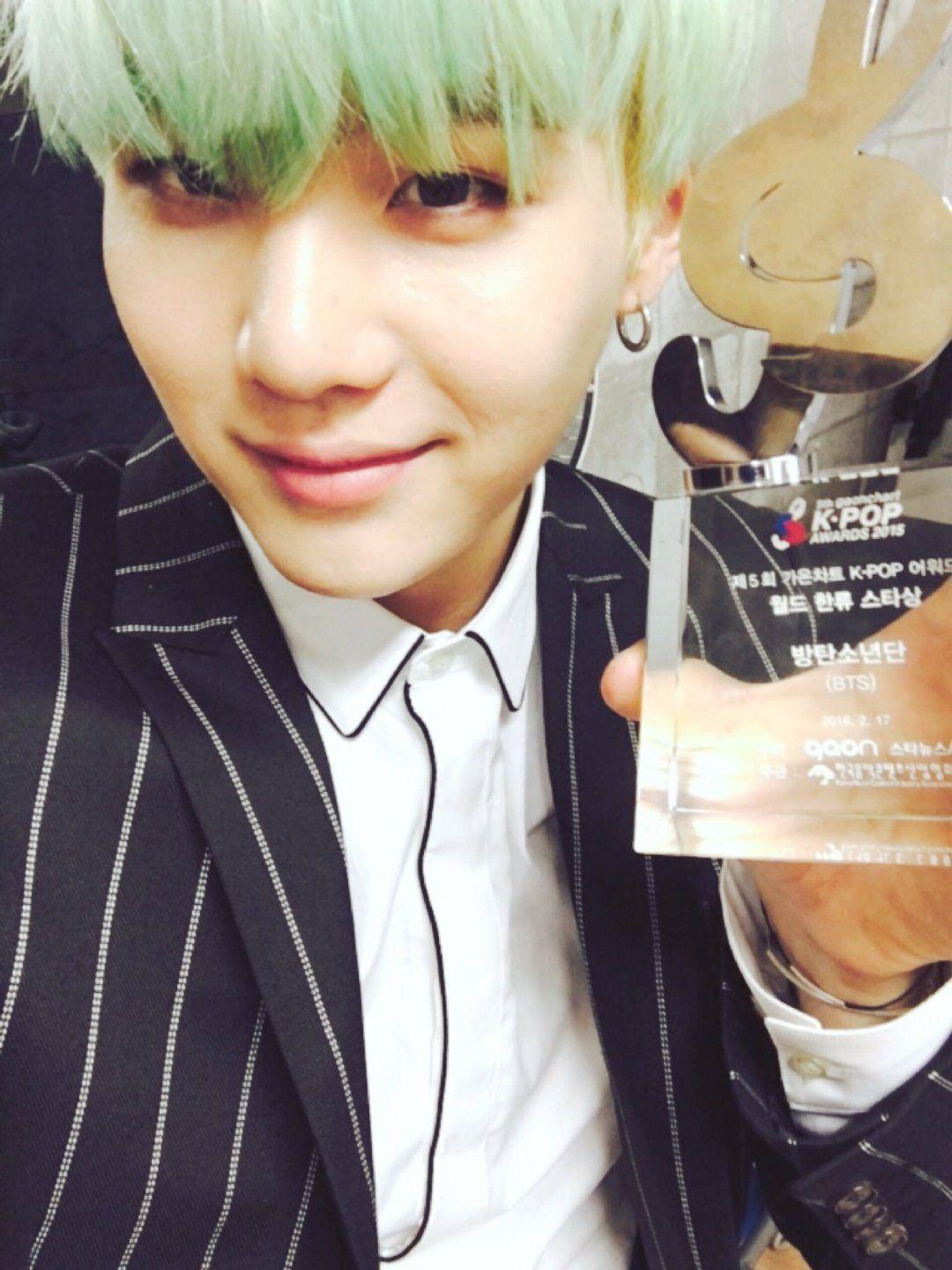 有没有闵玧其所有的自拍