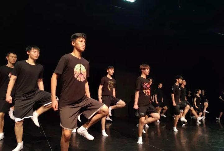 董培琰Rian表演经验分享|表演是扮演“人”而非表演失常的异类。 - 知乎