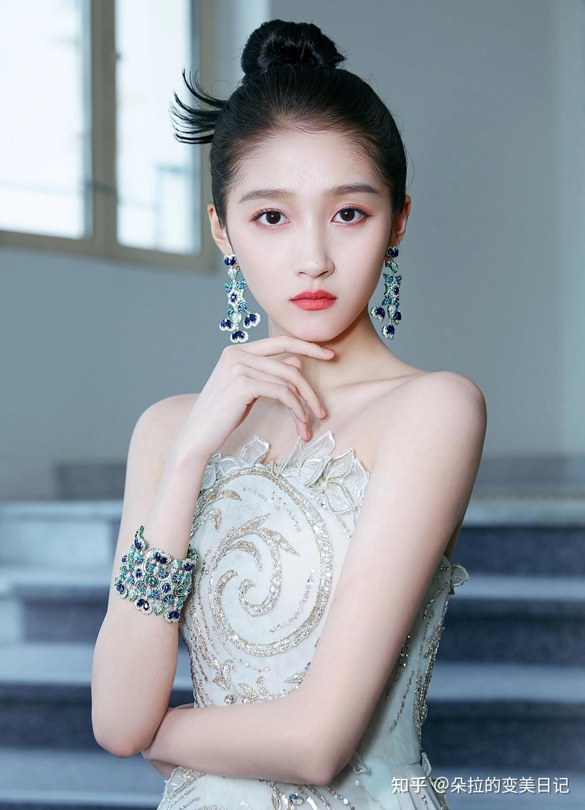 关晓彤的颜值在你心中是什么水平? - 知乎