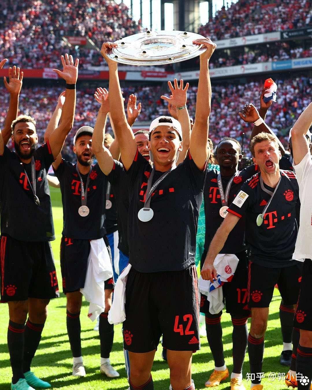 5月 27 日德甲-穆西亚拉绝杀拜仁 2-1 科隆逆转多特夺冠,两队球员有何