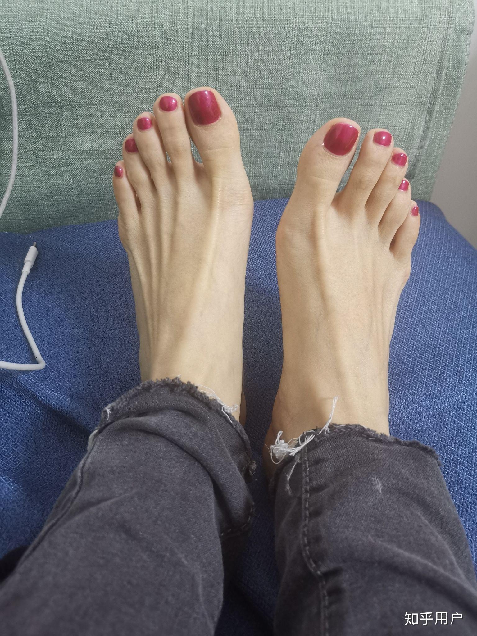 女生们的脚有多好看? - 知乎